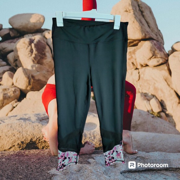 Gaiam Black Leggings Size M  (W63) - Picture 1 of 2